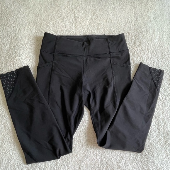 Lululemon Black Scalloped Hem Reflective Tight Stuff Pants - Picture 2 of 6